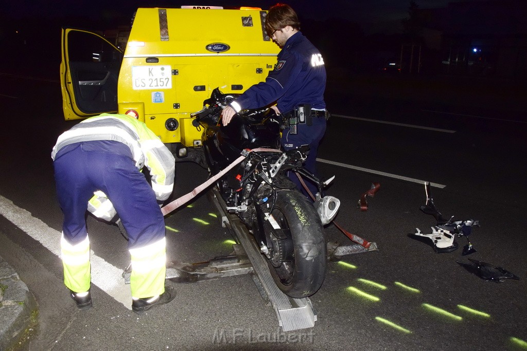 Schwerer Motorrad Unfall Feldkassel Robert Boschstr Edsel Fordstr P108.JPG - Miklos Laubert